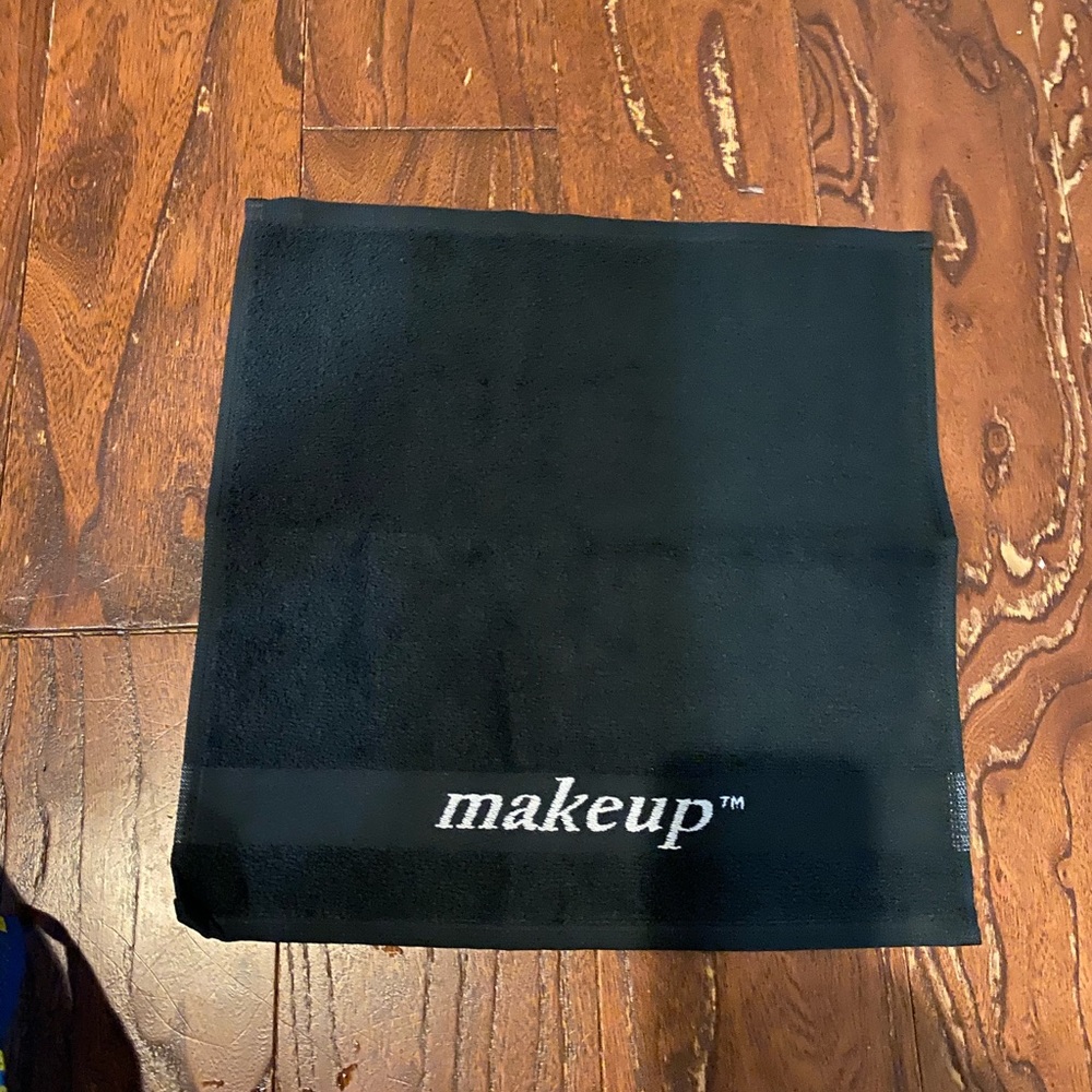 Set of 2 make up towels by Comphy